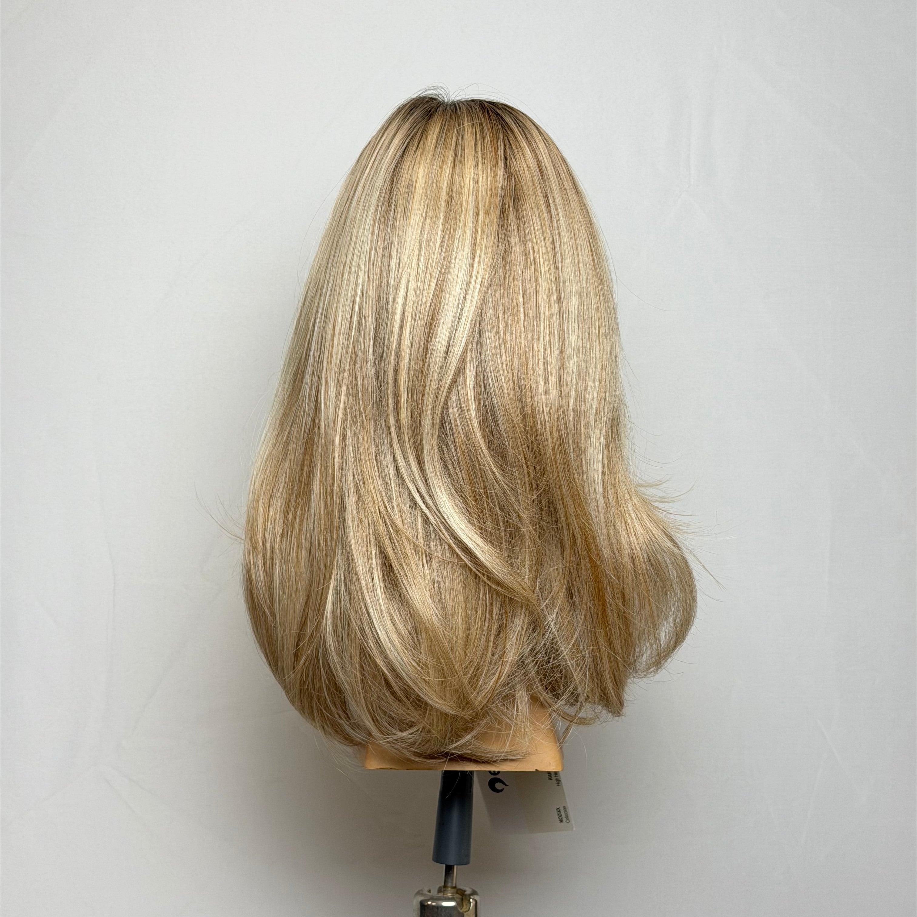 Alasia wig back