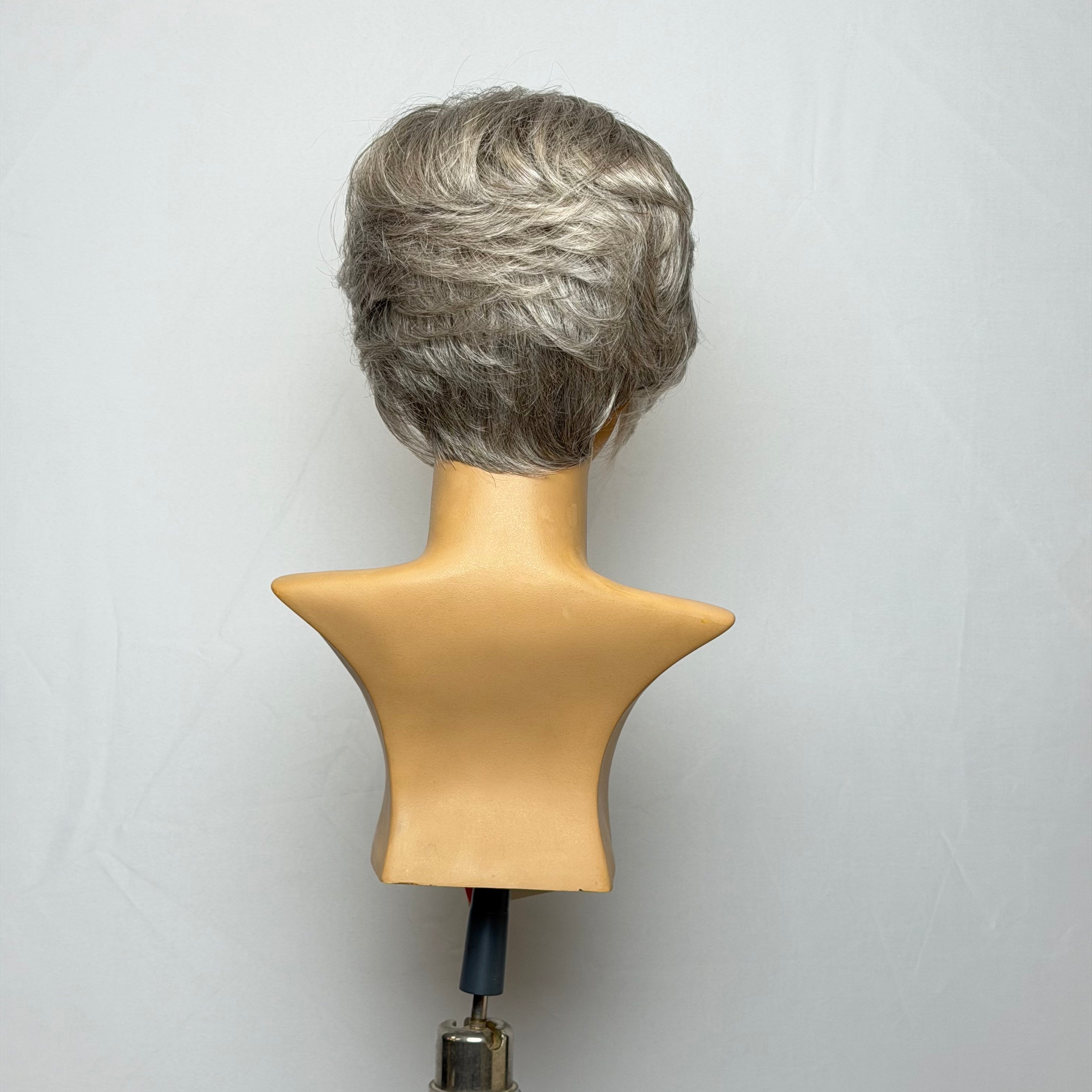 Vicky wig back